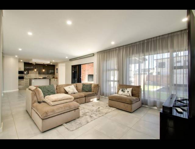 3 BEDROOM PROPERTY TO RENT IN FOURWAYS